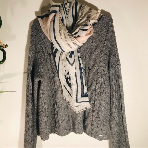 Grey cable knit sweater - Medium - Picture 3 of 3